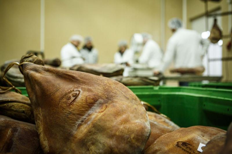 Dalmatian prosciutto with a protected mark now on the European market HrTurizam
