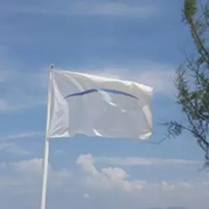 Simbol čistoće mora, Bijela zastava, dodijeljena lošinjskom Boutique Hotelu Alhambra