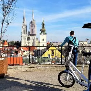Zagrebačke rikše kao pripovjedači turističkih priča i ambasadori hrvatskog turizma