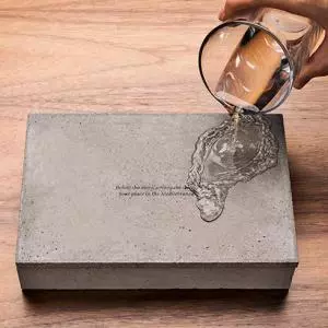 Publikacija za investitore u turističko naselje Nikola zapakirana u betonsku kutiju
