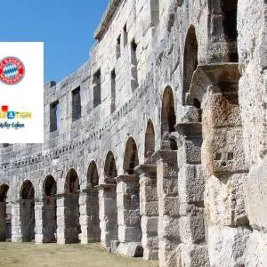 An agreed match between the legends of FC Bayern and the Croatian national football team in the Pula Arena