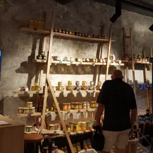 A shop with Vukovar delicacies and souvenirs opened in Dubrovnik