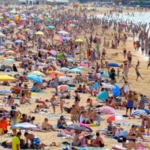 European beaches in 2023: Entrance fee, noise ban, towel war, false warnings...