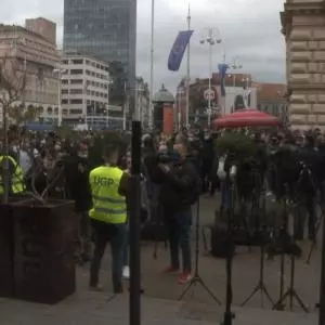 Poduzetnici okupljeni na prosvjedu u Zagrebu poslali poruku Vladi RH