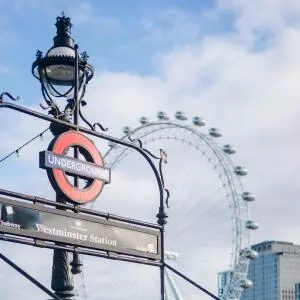 Velika Britanija uvodi "semaforski sustav " koji će Britancima omogućiti međunarodna putovanja