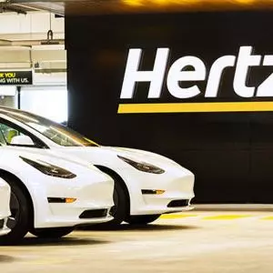 Hertz ulaže u najveću flotu za iznajmljivanje električnih vozila: Naručili 100.000 Tesla Model 3 vozila
