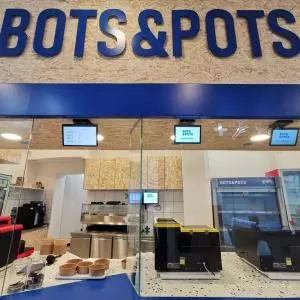 The world's first Bots & Pots chain of robotic restaurants opened. The first step towards a global franchise