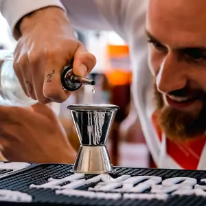 Waiters, bartenders and baristas once again have the opportunity for free professional training