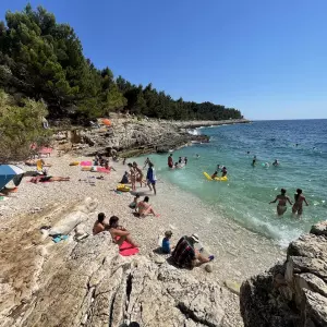 The city of Pula does not prohibit topless, nor will people be prohibited from coming to the beach and drinking