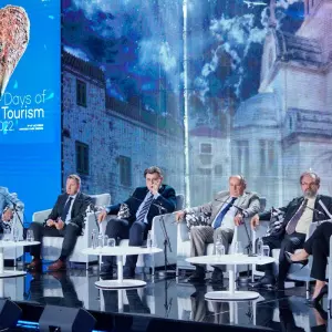 Započeli Dani hrvatskog turizma: Održana konferencija "Održiva budućnost turizma"