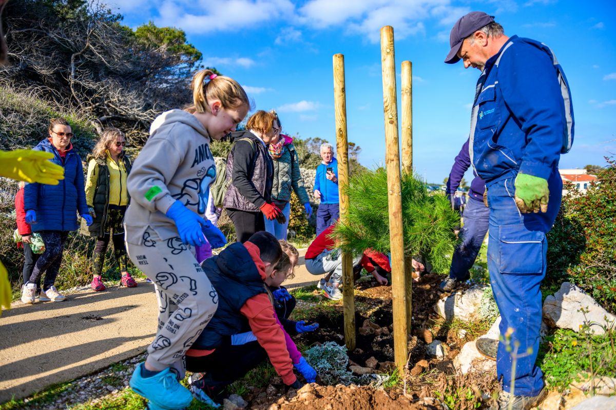 Eco action the sea knows the island remembers Losinj 2023 2