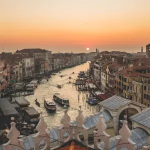 When tourism develops naturally: the number of tourist beds exceeded the number of inhabitants of Venice