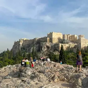 Prekomjerni turizam mijenja grčke otoke - mladi se okreću turizmu dok tradicija nestaje