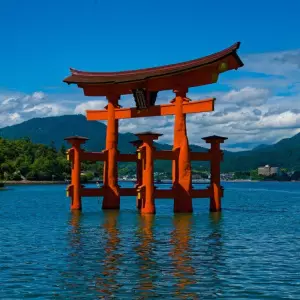 Japanski grad uvodi porez kako bi zaštitio legendarno 'plutajuće svetište'