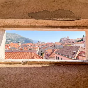 Dubrovnik zabranjuje nove apartmane unutar zidina: u povijesnoj jezgri Dubrovnika nalazi se 3994 ležaja