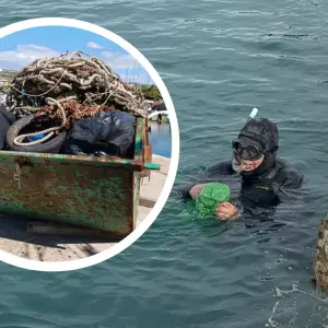 Plava i zelena čistka: dupkom pun komunalni kontejner otpada "izvađen" iz mora u Pagu