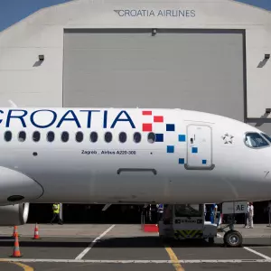 Prvi zrakoplov Airbus A220 nove flote Croatia Airlinesa sletio u Hrvatsku