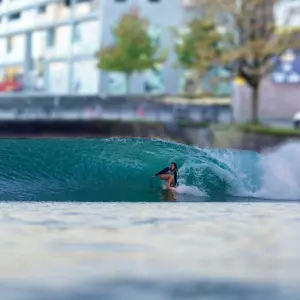 Otvoren prvi bazen za surfanje na svijetu u samom središtu nekog grada