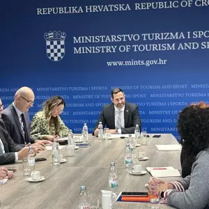 Ministar Tonči Glavina održao sastanak s predstavnicima udruga obiteljskog smještaja