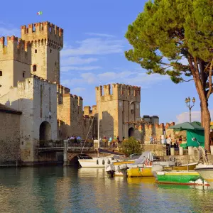 Gradić na jezeru Garda u jednom vikendu preplavilo 75.000 turista 