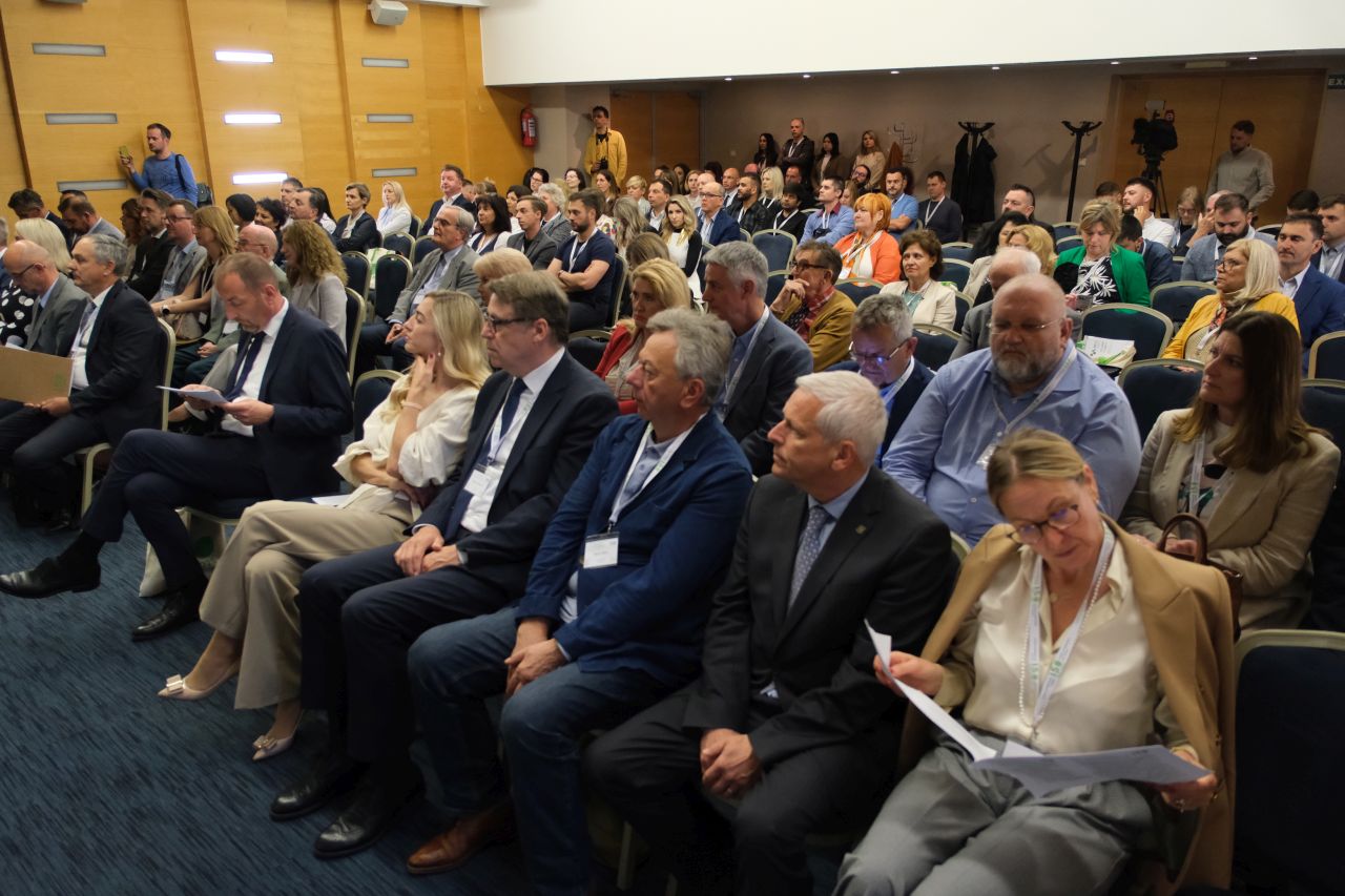 Znanstveni skup iptpo foto wawes pr