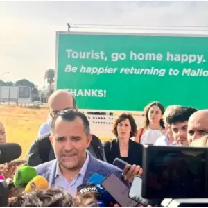 Hoteli na Mallorci turistima šalju poruku neka idu kući, no što zapravo stoji iza toga?