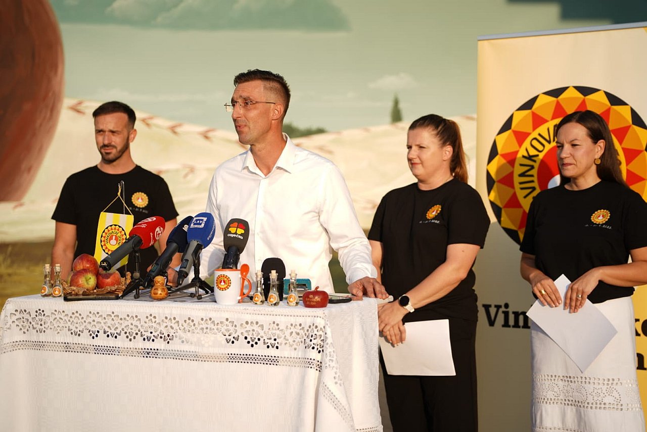 Josip romic foto vinkovacke jeseni