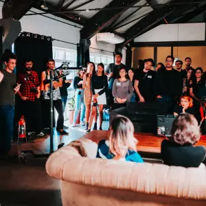 Booking.com for Business dodaje opciju rezervacije sastanaka kroz partnerstvo s Bizlyjem