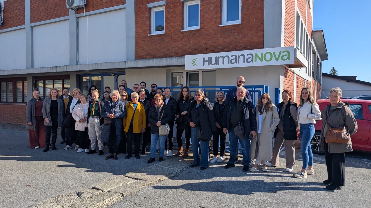 1226187b 993c 45f4 a4d3 92c1eb23c690 large