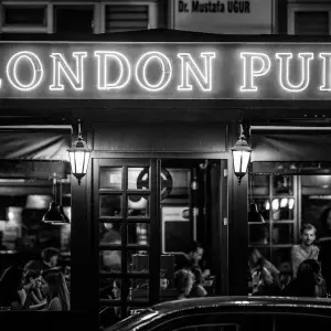 Britanski restorani i hoteli vrše pritisak na ministra financija da smanji poreze