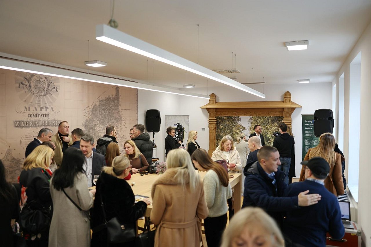 Interwine otvorenje prostorija 11