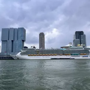 Amsterdam ide do kraja: s ograničenja na scenarij potpune zabrane kruzera