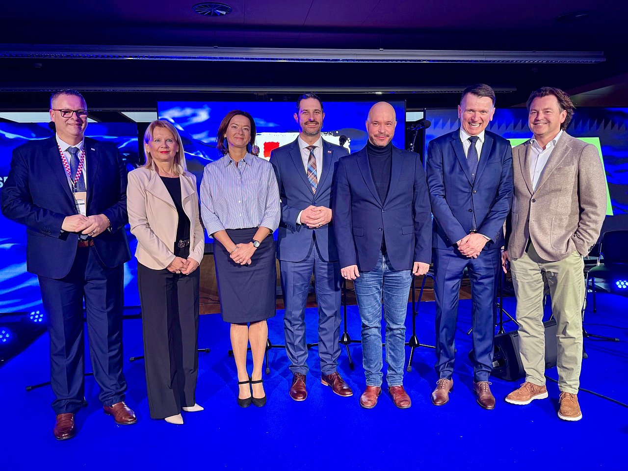 Kristjan stanicic maja pak olaj tanja fajon tonci glavina matevz frangez iztok bricl sajam alpe adria ljubljana izvor htz