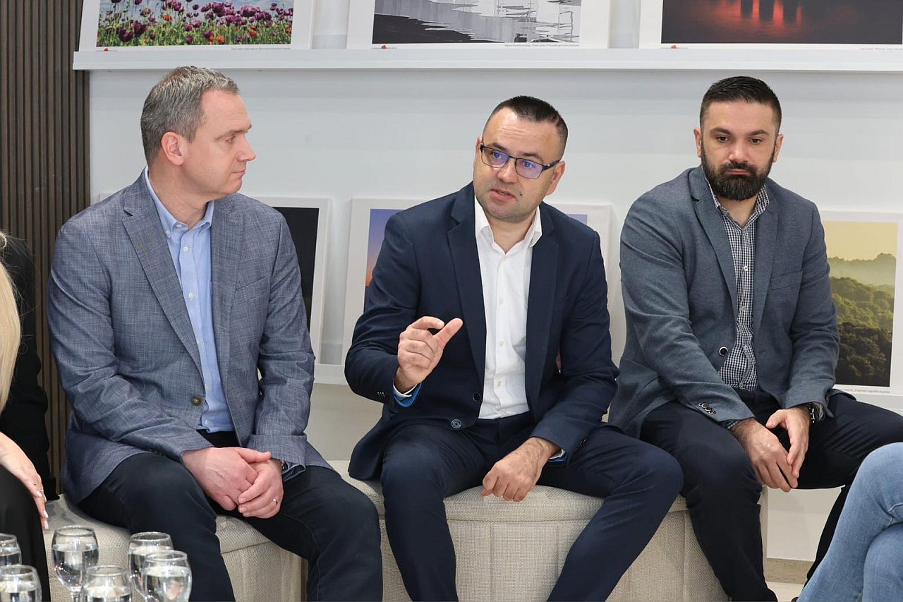 Panel green destinations i eu let it bee 5 foto drazen kopac