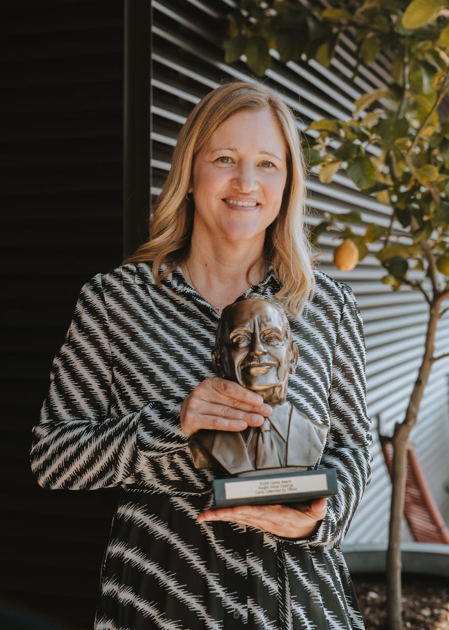 Anamaria hauptfeld schweitzer katarina line