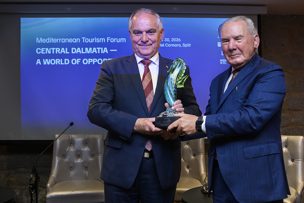 Urucenje nagrade sdz mediterranean tourism forum split foto tom dubravec
