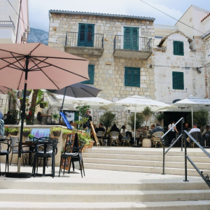 Makarska prvi grad u Hrvatskoj koji je formalno donio odluku o ograničenju noćne prodaje alkohola
