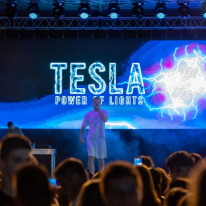 Tesla Power of Lights pretvorio Liku u pozornicu svjetla, glazbe i inovacija