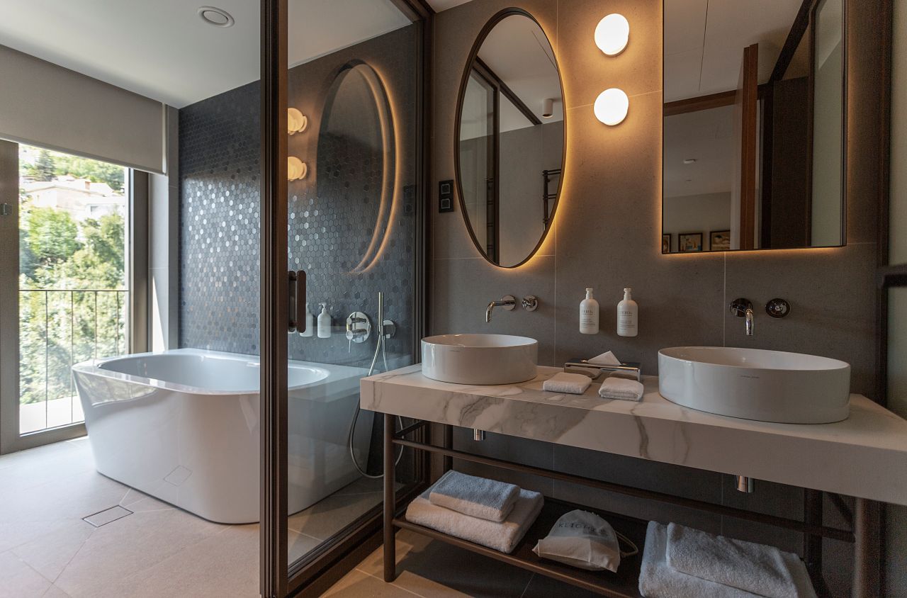 Keight bathroom