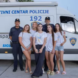 Kad učionica izađe na Rivu: budući turistički djelatnici u izravnom kontaktu s gostima