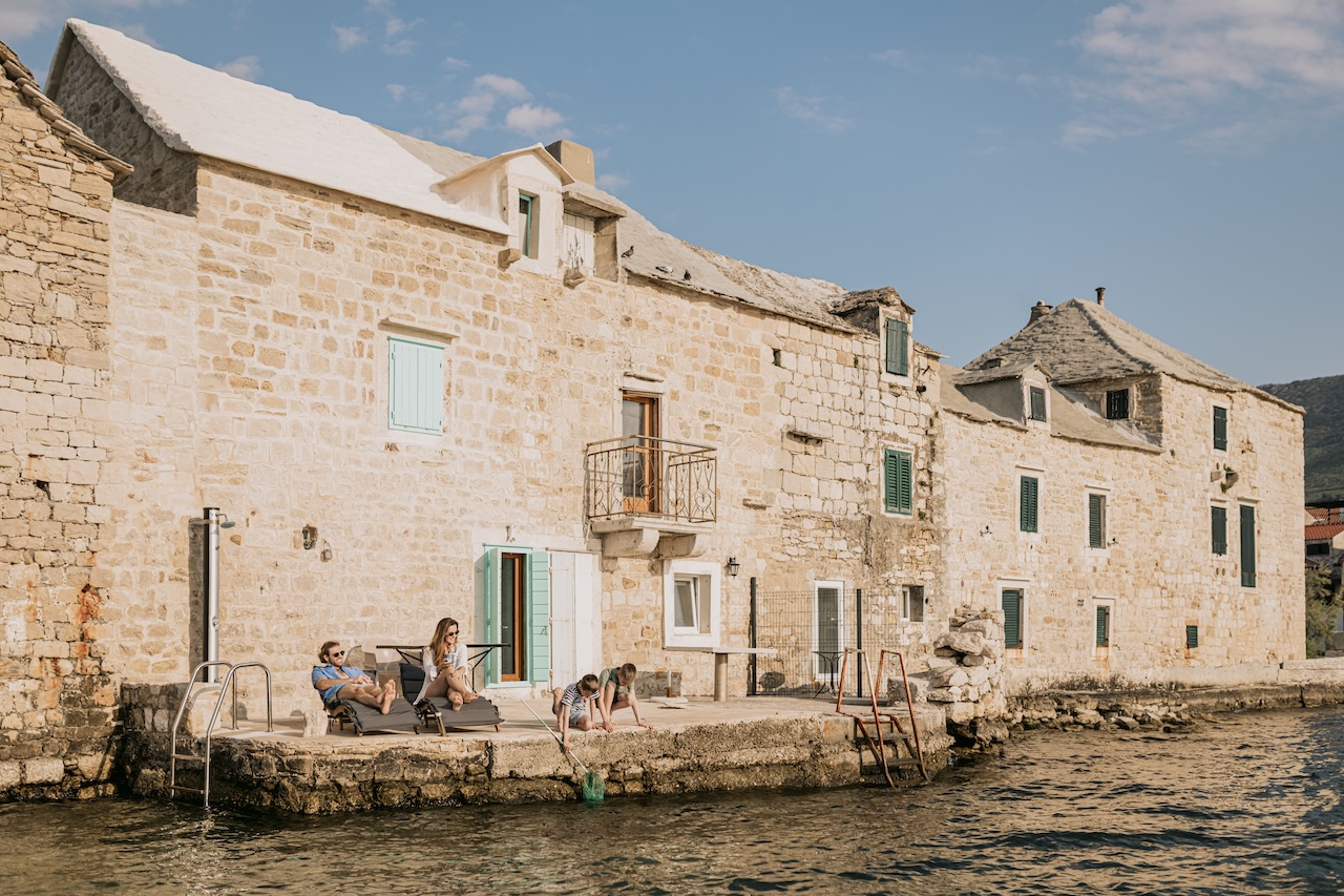 Dalmatia split local host kastilac cntb 18