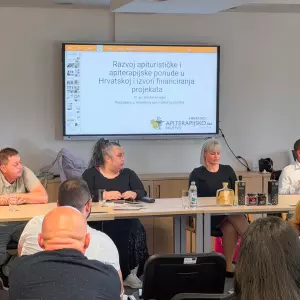 U Vinkovcima održana konferencija o razvoju apiturizma: Pčelarstvo kao temelj novih turističkih proizvoda