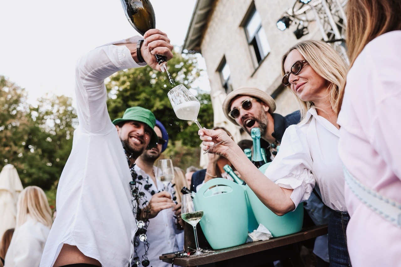 Vv 2026 12 of 216 large